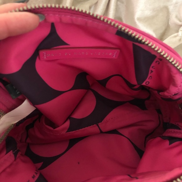 Marc Jacobs hot pink make up bag - Picture 4 of 7